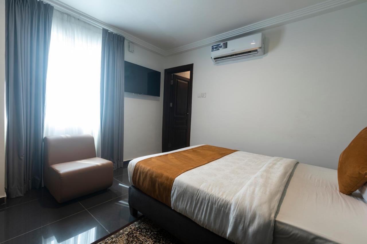 Airport View Hotel Accra Exteriör bild