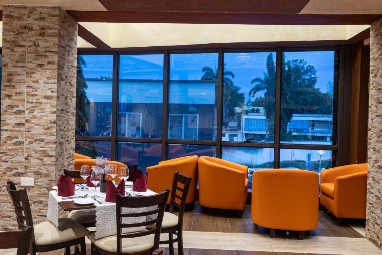 Airport View Hotel Accra Exteriör bild